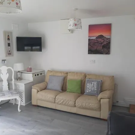 Apartment Lorna's Self Catering *