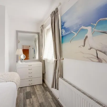 Lorna's Self Catering Apartment