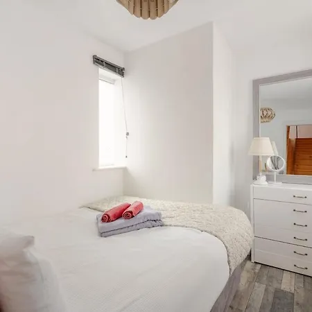 Lorna's Self Catering Apartment *