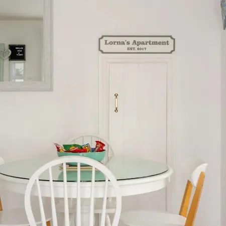 Apartment Lorna's Self Catering