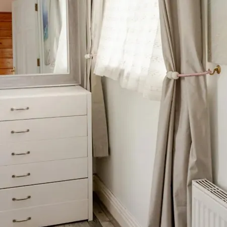 Lorna's Self Catering Apartment