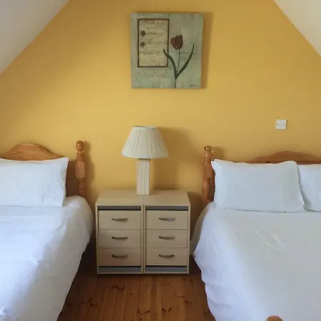 Lorna's Self Catering Lägenhet Milltown Malbay