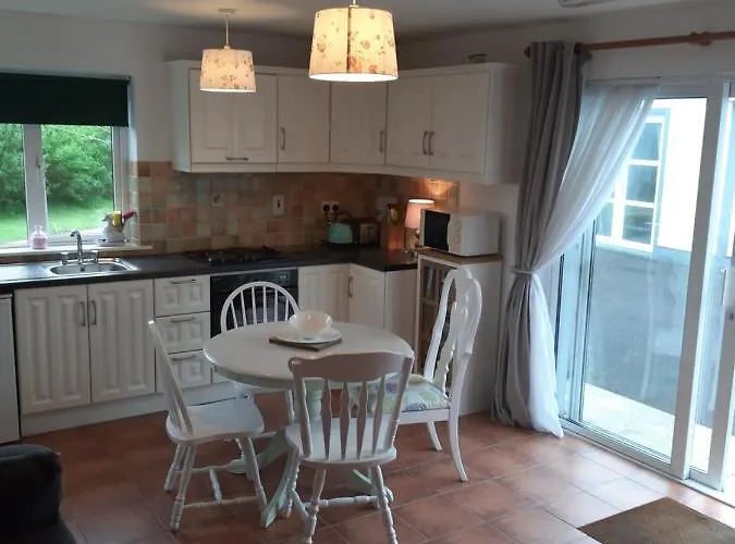 公寓 Lorna's Self Catering