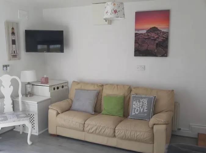 公寓 Lorna's Self Catering *