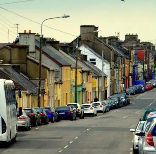 Lorna's Self Catering Lägenhet Milltown Malbay