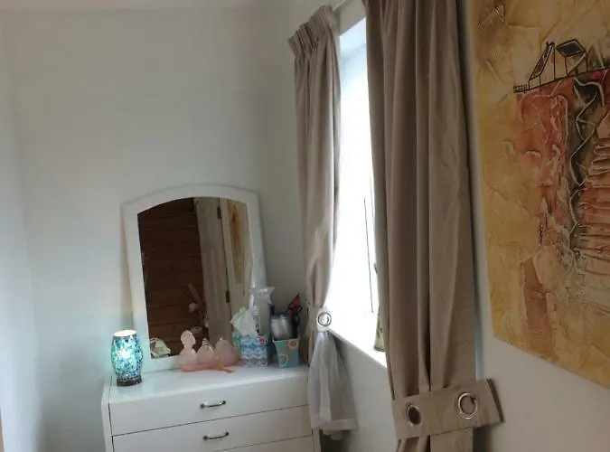 Lorna's Self Catering 米尔敦马尔贝